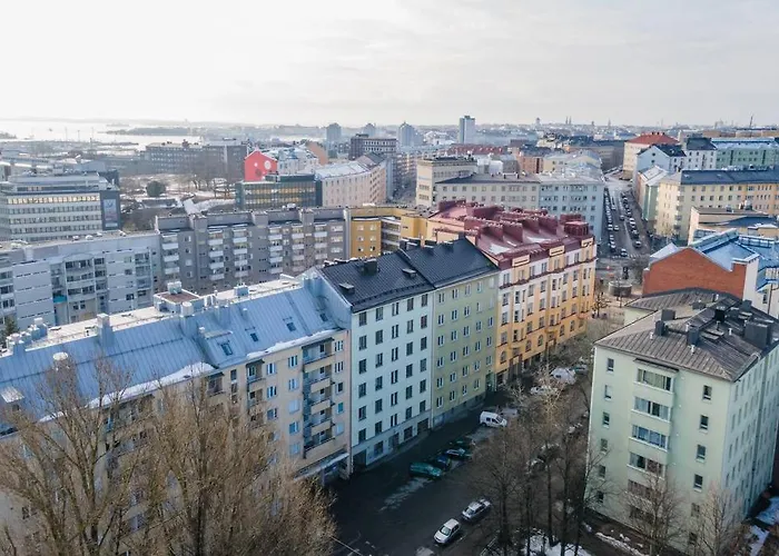 Charming Suite With Garden Views Steps From Metro